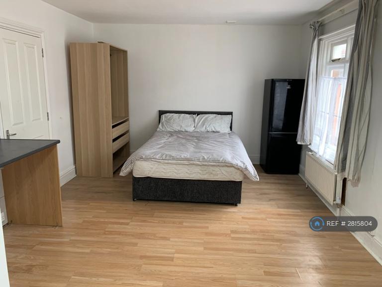 Studio flat in King Street, Melton Mowbray, LE13 (#2815804)