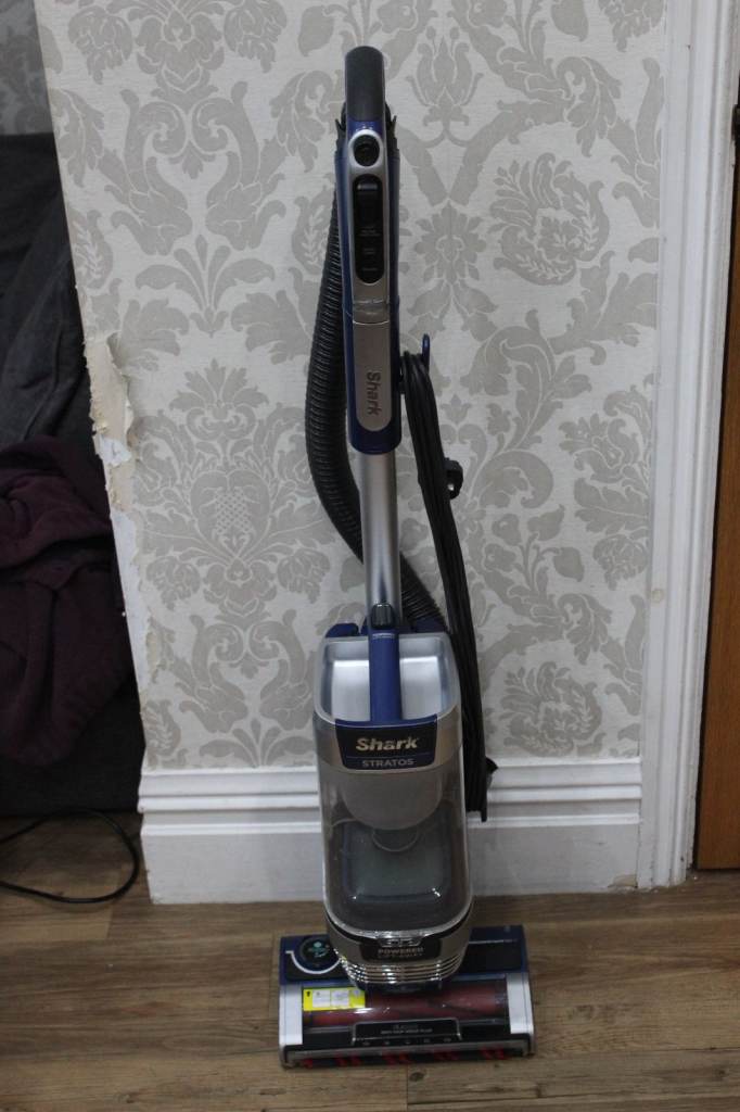 Shark Lift Away Stratos Vacuum Cleaner Anti Hair Wrap Plus Cleaned/Serviced + 2 Tools