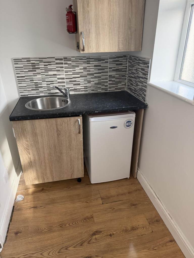 DSS ACCEPTED - Studio Flat Available in Coniston Avenue, Perivale, Greenford, UB6