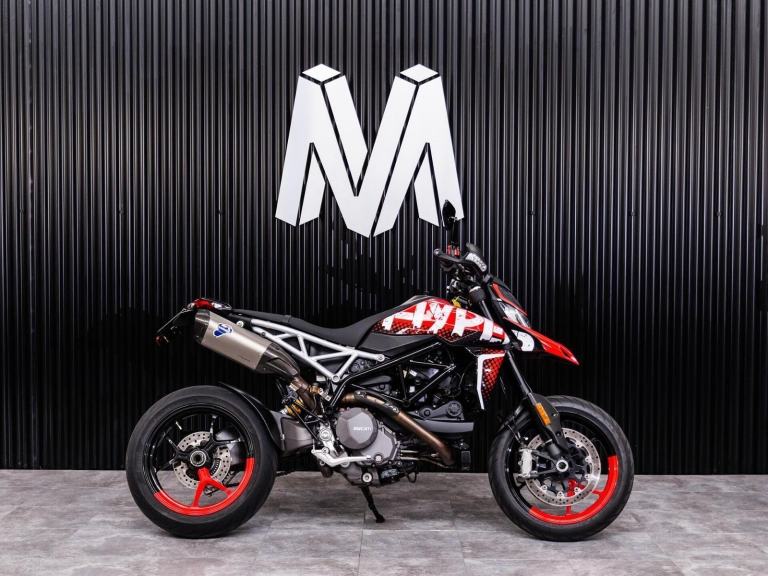 2022 Ducati Hypermotard 950 950 Naked Petrol Manual Euro 5 (114 ps)