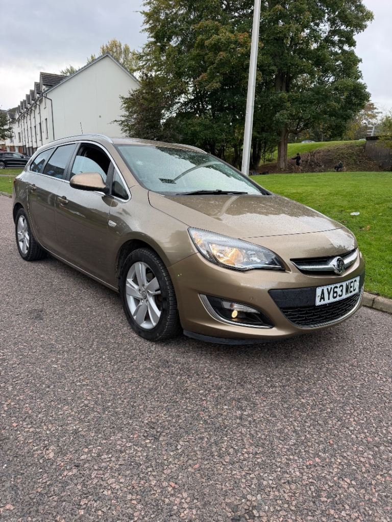 Vauxhall, ASTRA, Estate, 2013, Semi-Auto, 1956 (cc), 5 doors