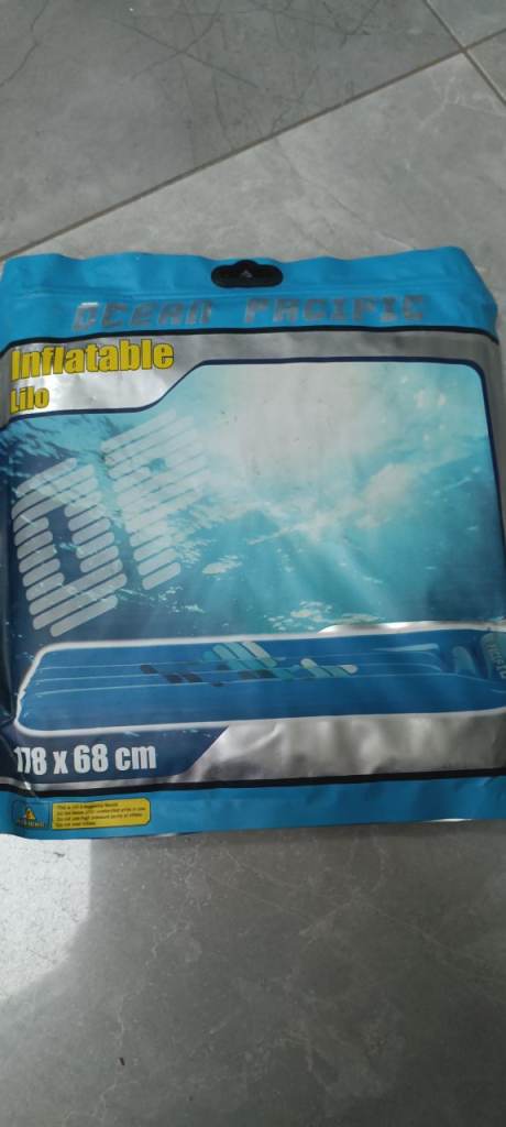 Inflatable lilo