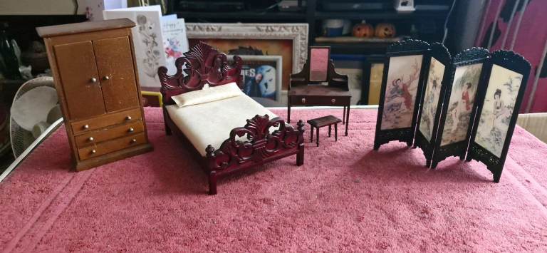Collectible Dolls house Furniture Set – Good Condition