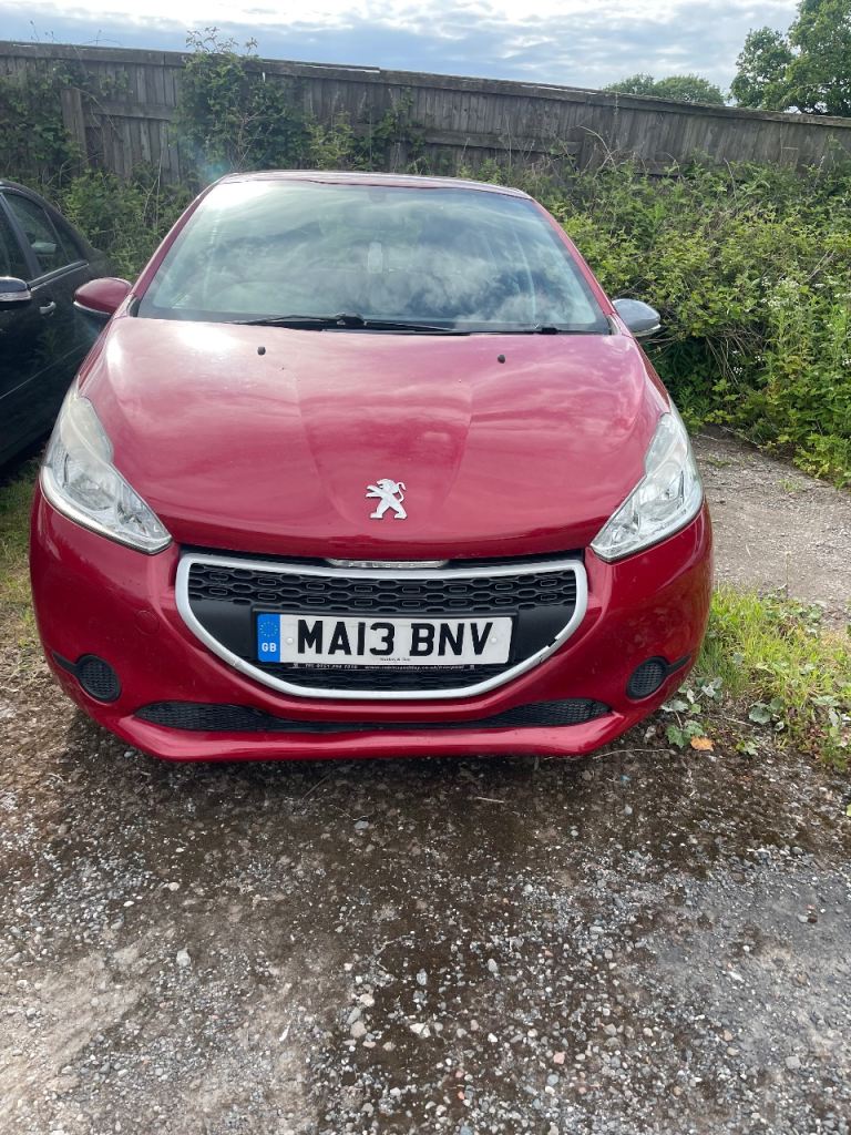 Peugeot, 208, Hatchback, 2013, Manual, 999 (cc), 5 doors