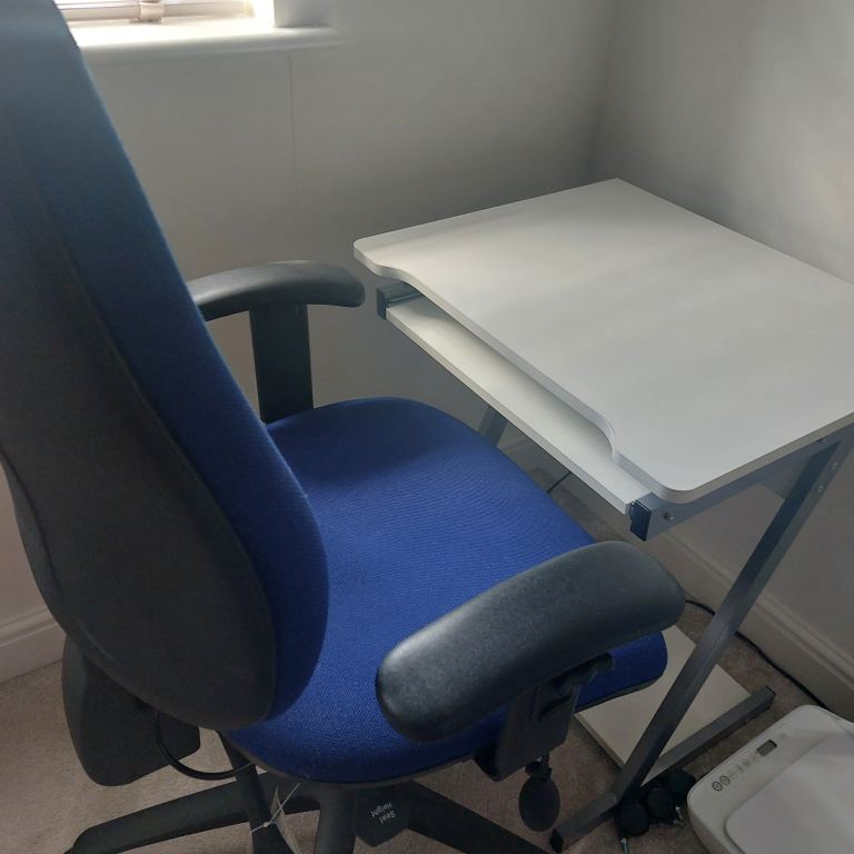 Office chair and small table