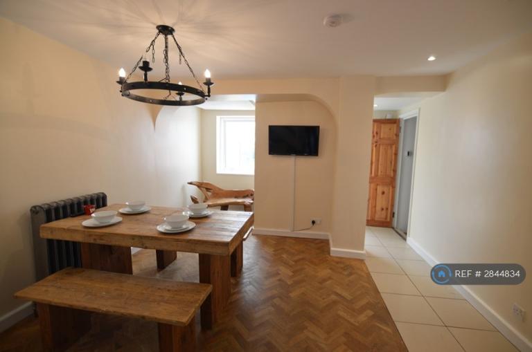4 bedroom house in Shrewsbury Lane, London, SE18 (4 bed) (#2844834)