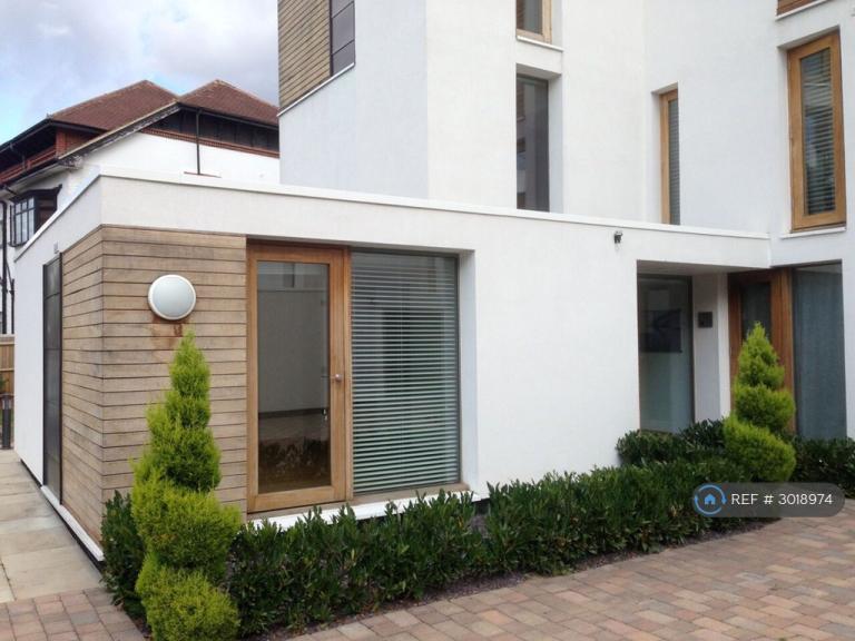 Studio flat in Rivermead Close, Teddington, TW11 (#3018974)
