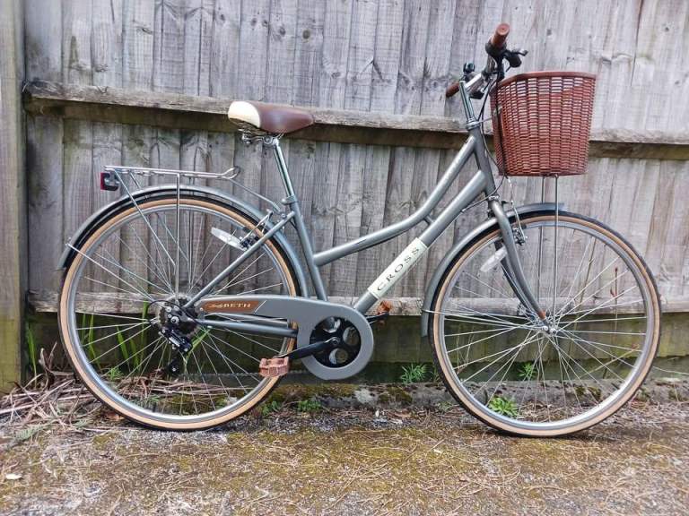 Ladies Classic Town Bike