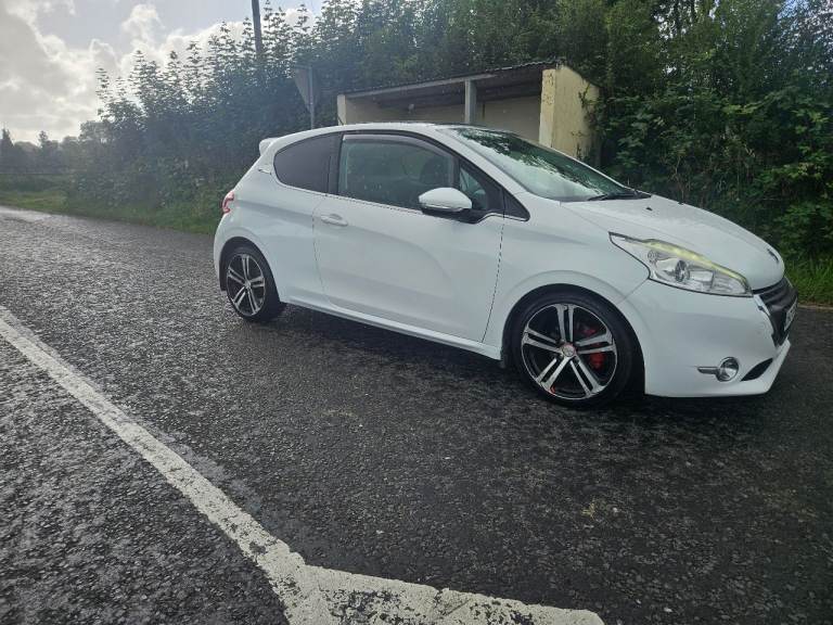 Peugeot, 208, Hatchback, 2013, Manual, 1560 (cc), 3 doors