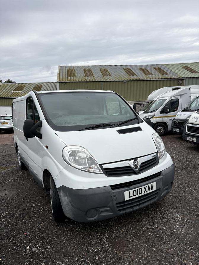 Vauxhall Vivaro Vivaro 2700 CDTi SWB (white) 2010