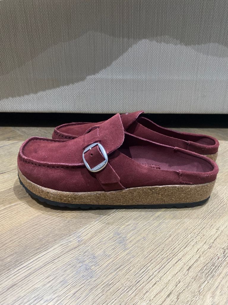 Brand new Gorgeous Burgundy Red Birkenstock Naples Clogs — Rare Discontinued Style, EU 39 Wide Fit