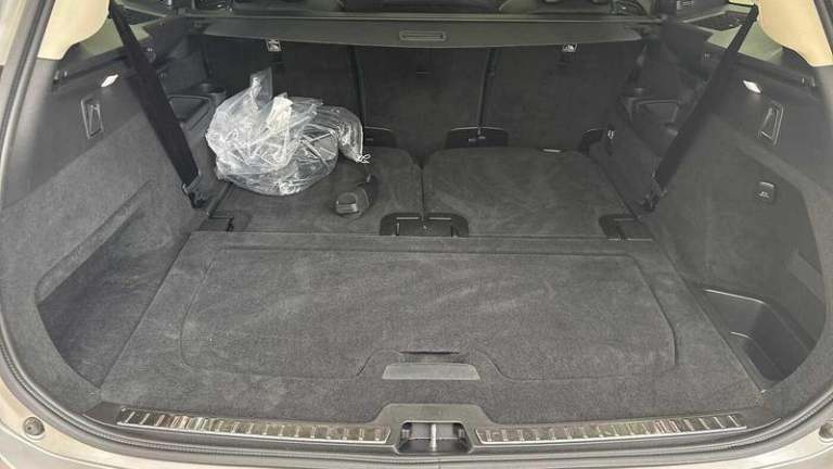 2025 Volvo XC90 Ultra T8 AWD Plug-in hybrid Electric/Petrol Dark 7 Seats Automatic SUV Hybrid Aut...