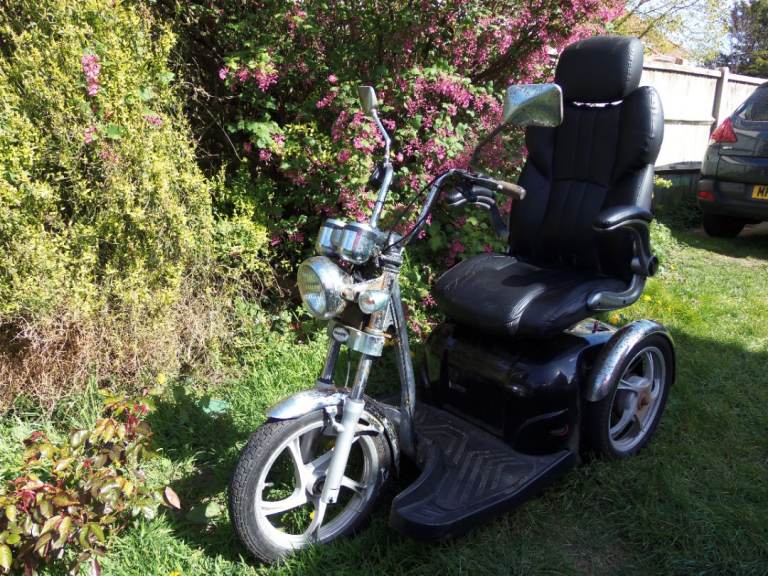 Mobility scooter. Needing a little work.