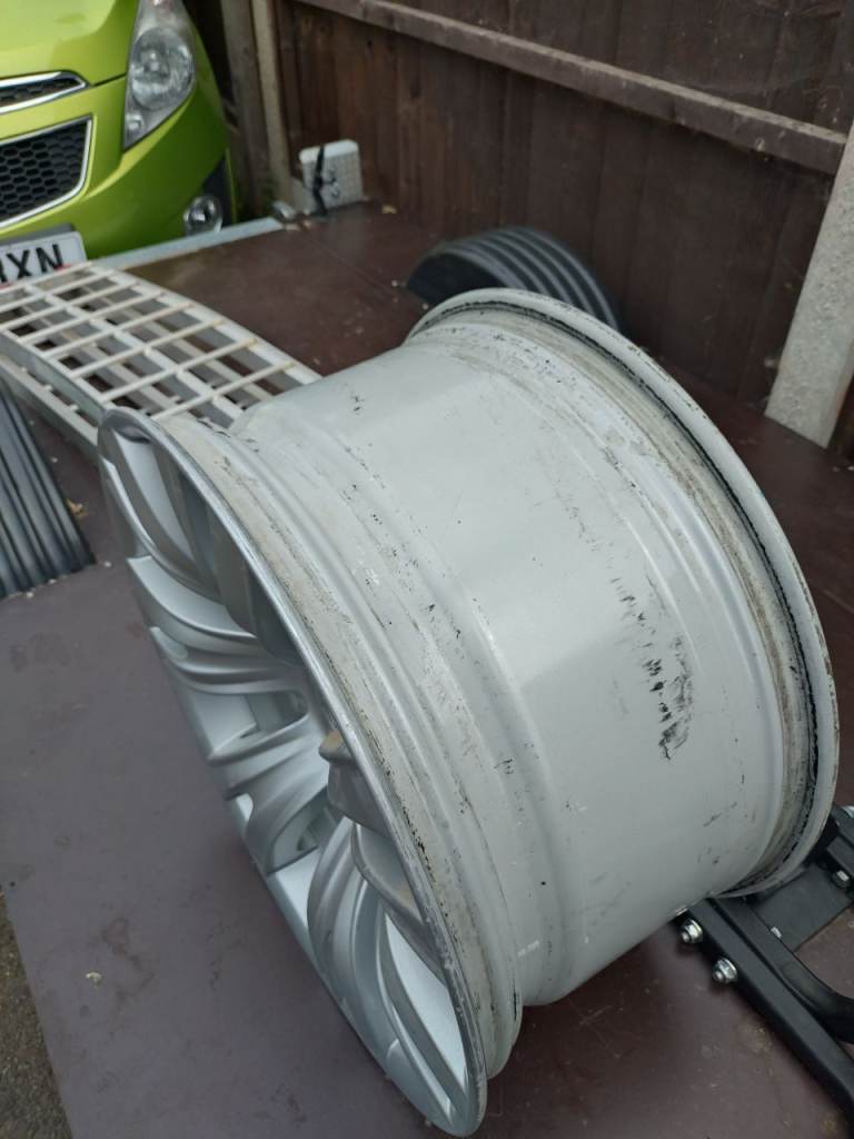 BMW X5 alloy wheel