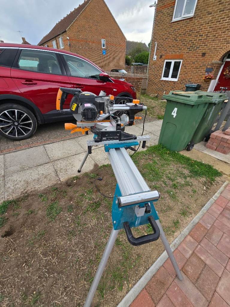 Mitre chop saw