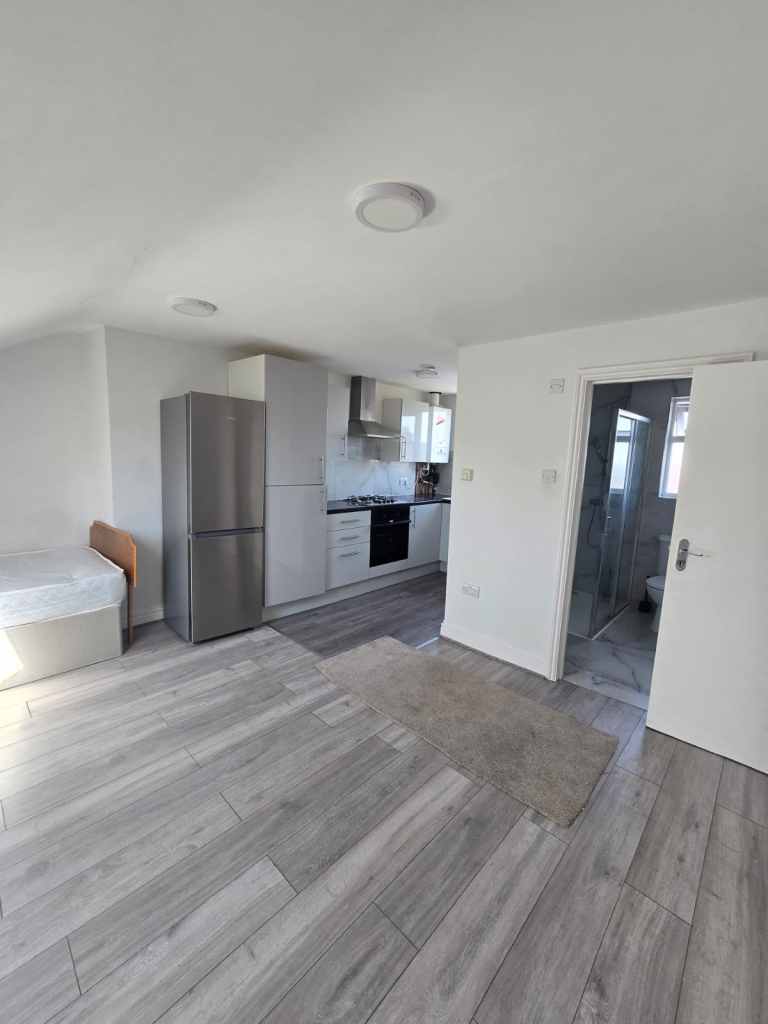 2 bedroom flat in 2 Bed Flat, Ilford, IG1