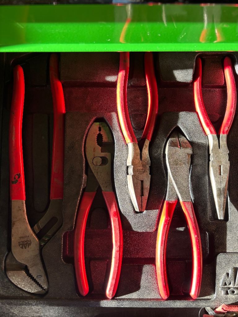 Mac tools large plier set