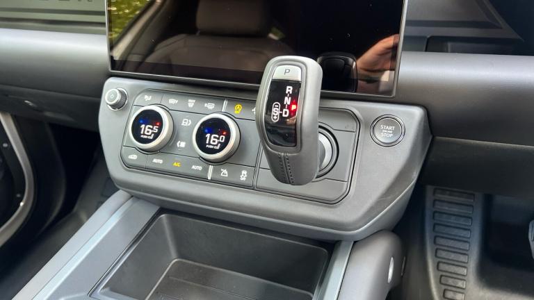 2026 Land Rover Defender 3.0 D350 X-Dynamic HSE 90 SAVING 3 500 GBP WHEN FU