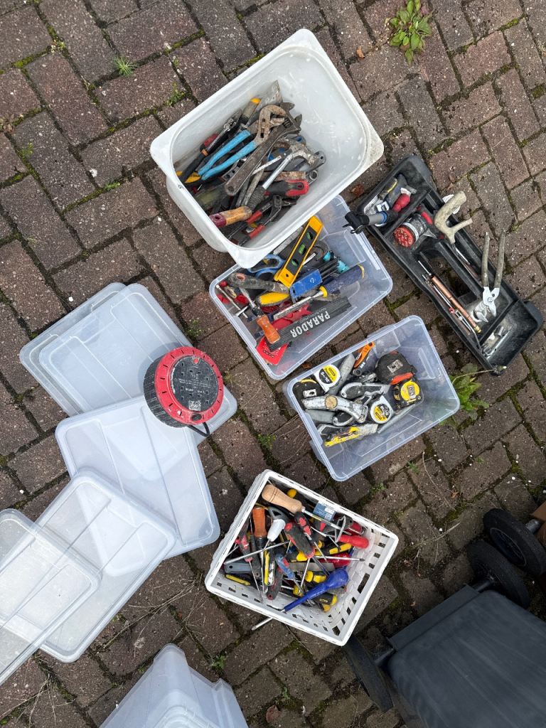 Hundreds of tools! 