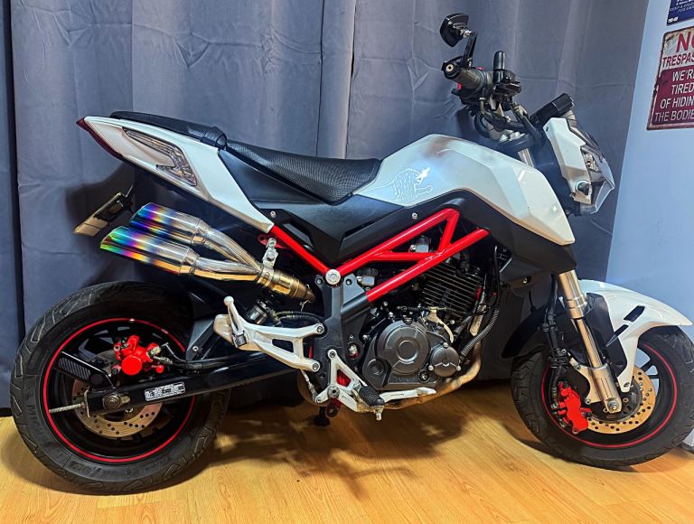 Benelli, TNT 2019, 125 (cc) amazing condition 