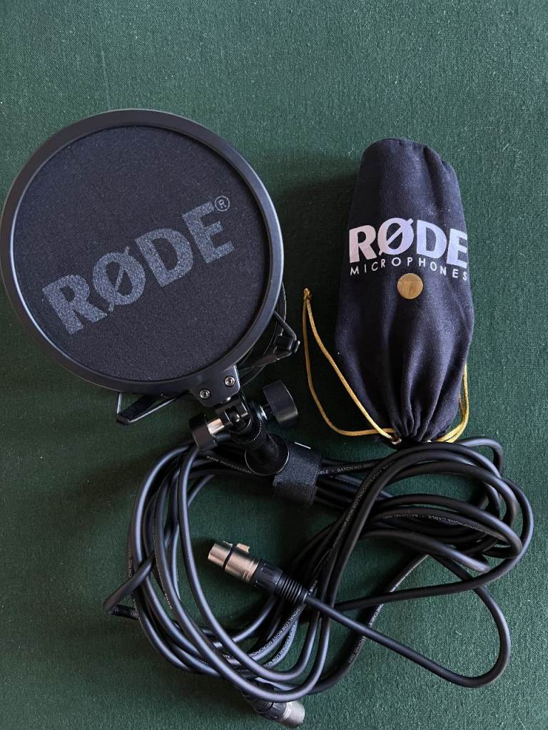 Rode NT-1A Studio Condenser Microphone with shock mount and pop shield