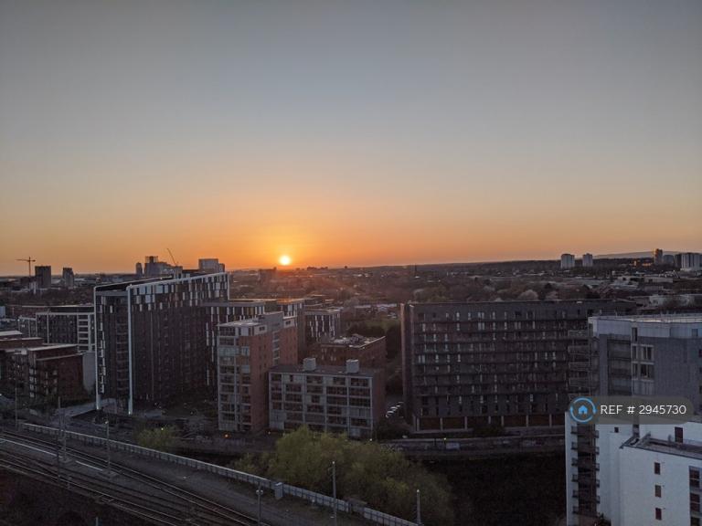 1 bedroom flat in Kelso Place, Manchester, M15 (1 bed) (#2945730)