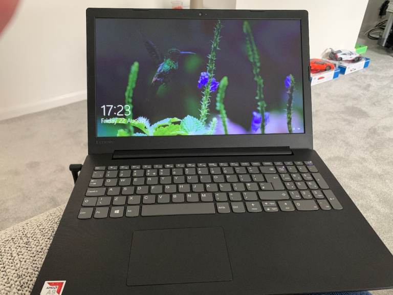 Lenovo AMD A9-9425 Laptop