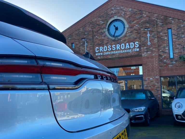 2020 Porsche Macan 2.0T PDK - Panoramic Sunroof &amp; Bose Audio &amp; PASM &amp; Huge Spec 4x4 P...