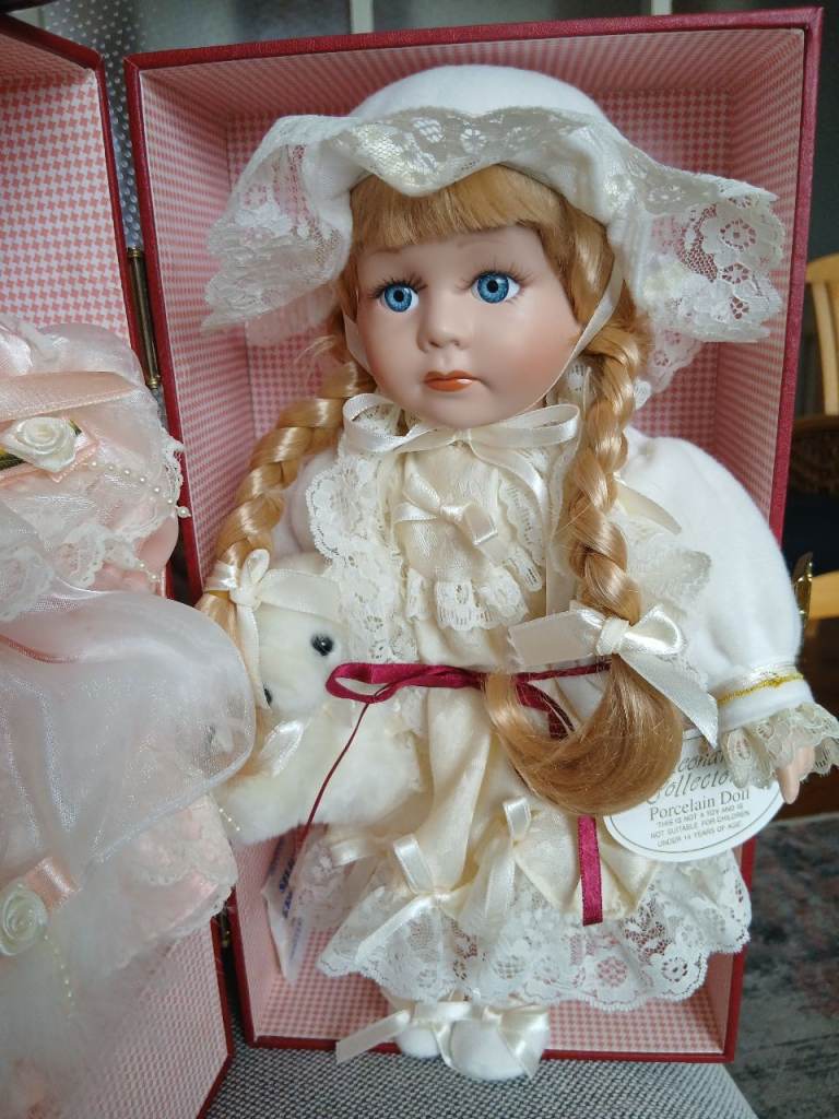 Leonardo collection 'June' porcelain doll