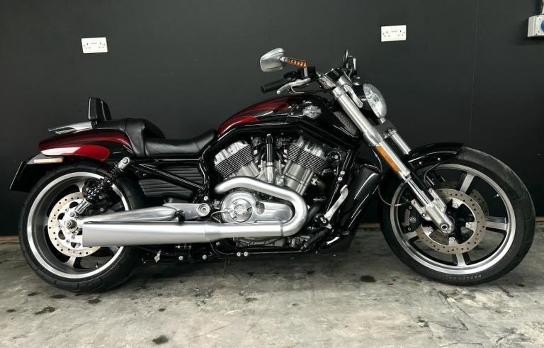 2015 15-PLATE HARLEY-DAVIDSON V-ROD MUSCLE VRSCF 1250cc ** JUST 5,062 MILES **