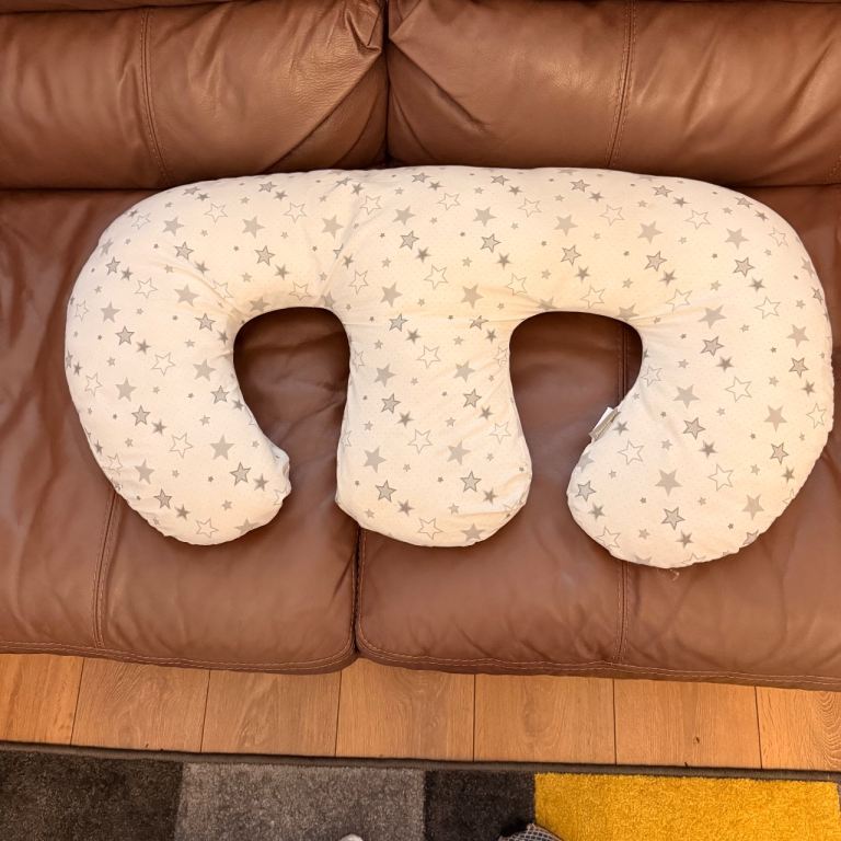 Baby feeding pillow