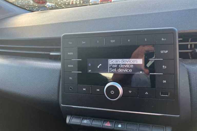 2020 Renault Clio 1.0 SCe 75 Play 5dr HATCHBACK PETROL Manual