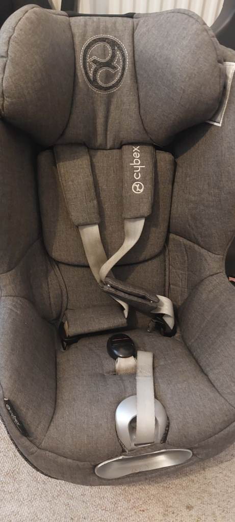 Cybex Car Seat and Isofix Base 