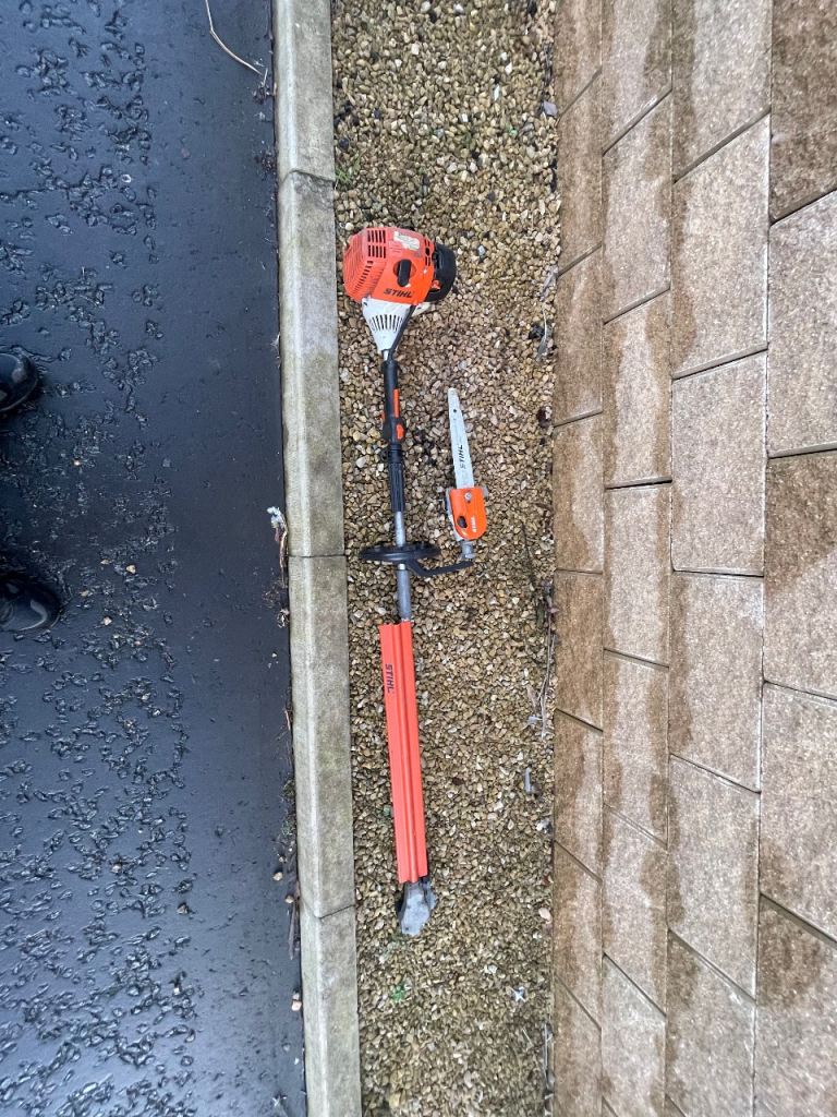 Stihl kombi 130r with hedge cutter and nearly new chainsaw attatchmebt