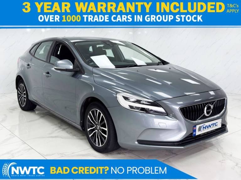 2018 Volvo V40 2.0 T2 GPF Momentum Nav Plus Hatchback 5dr Petrol Manual Euro 6 (s/s) (122  Hatchb...