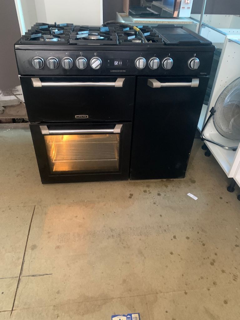 LARGE BLACK 5 GAS HOB BURNERS WITH OVENS