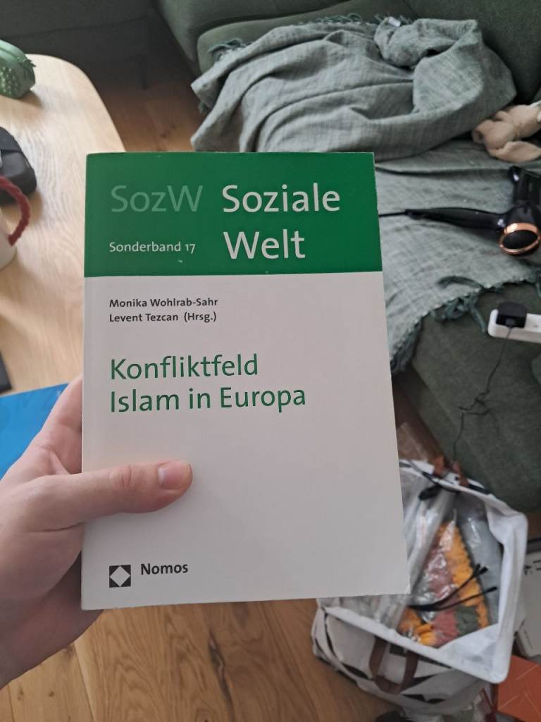 IN GERMAN Sociology / Islam in Europe academic book – Nomos – good condition