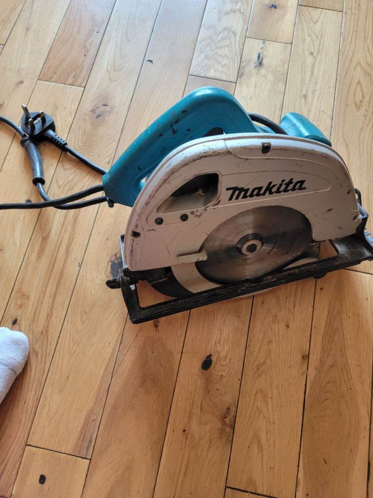 Makita Electric Circular Saw 240V - Good Condition