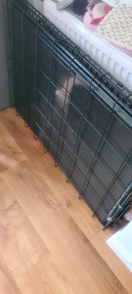 Like new dog crate