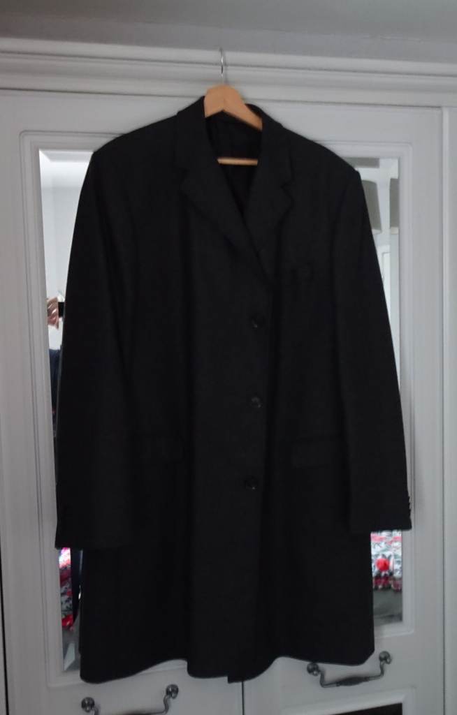 Pierre Cardin Mans coat UK 44. EU 54.