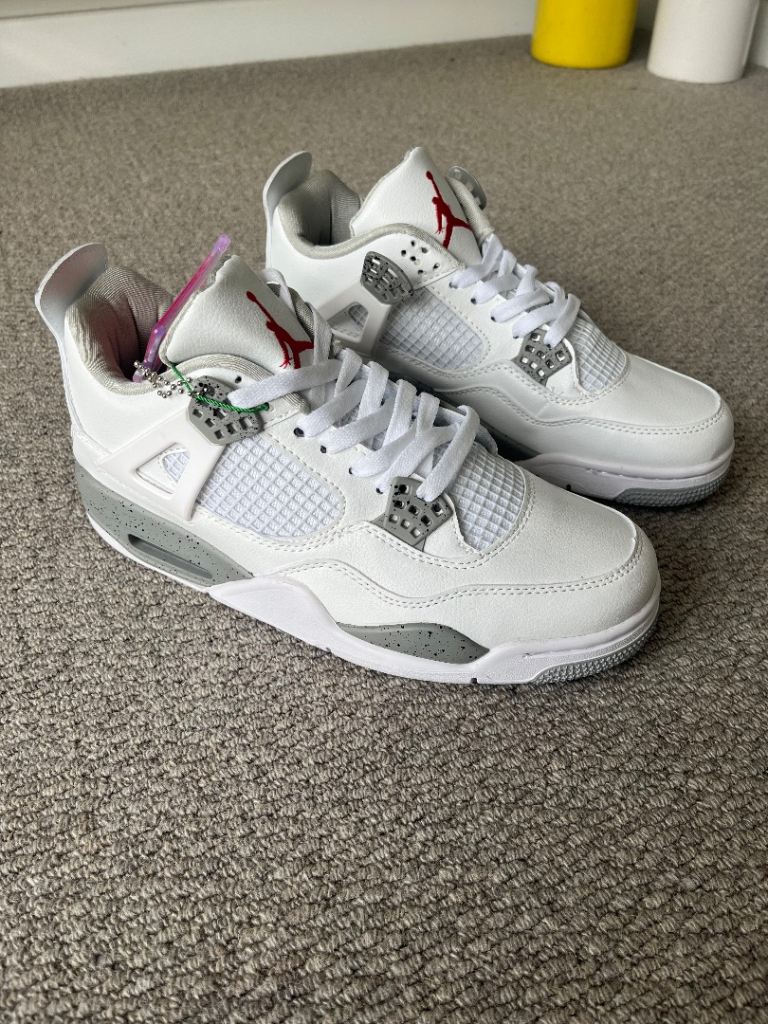 Nike Air Jordan 4s White Oreo Trainers – UK 7, New and Unworn