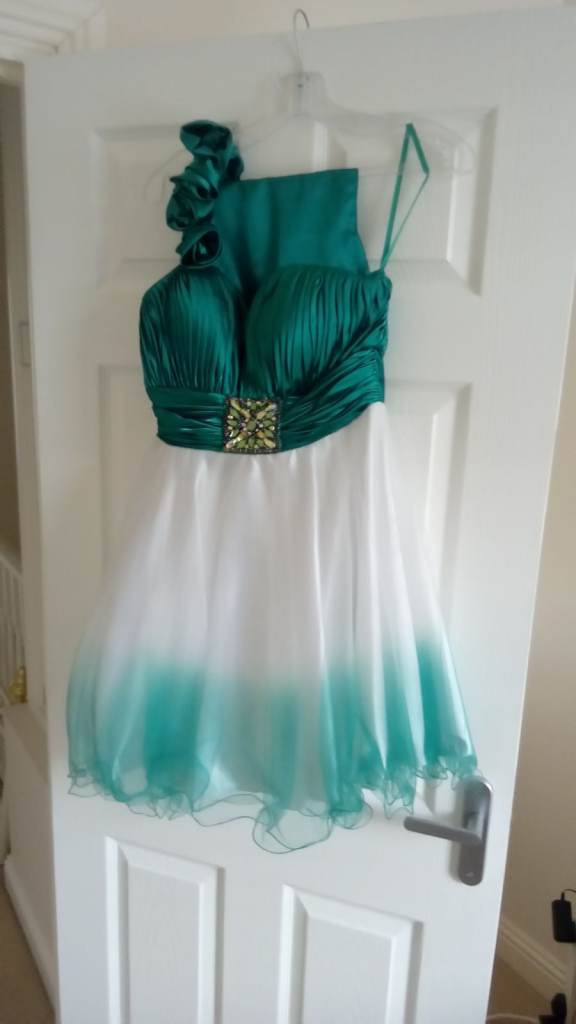 Yasmin by House of Dynasty Prom dress size 12 Emerald green