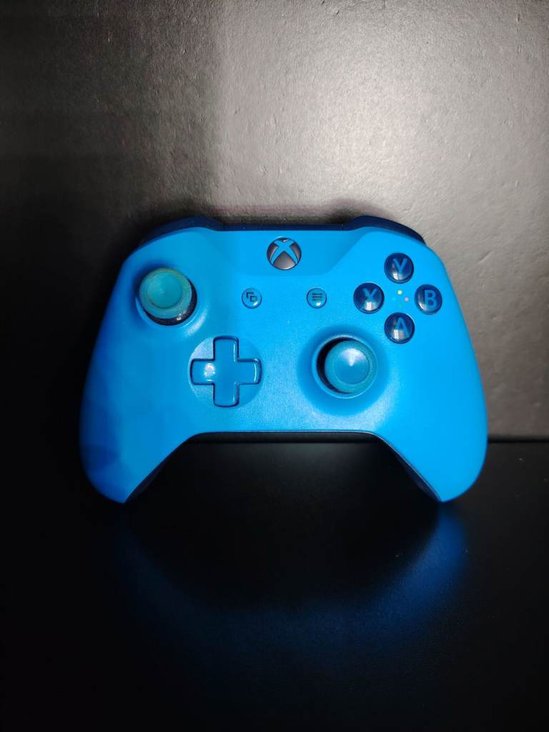 🎮 Xbox One Blue Controller
