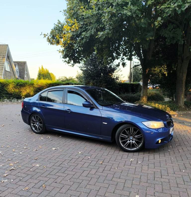BMW, 3 SERIES, Saloon, 2011, Manual, 1995 (cc), 4 doors