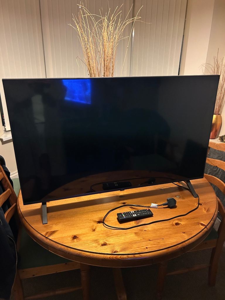 LG smart TV 43 inch £80