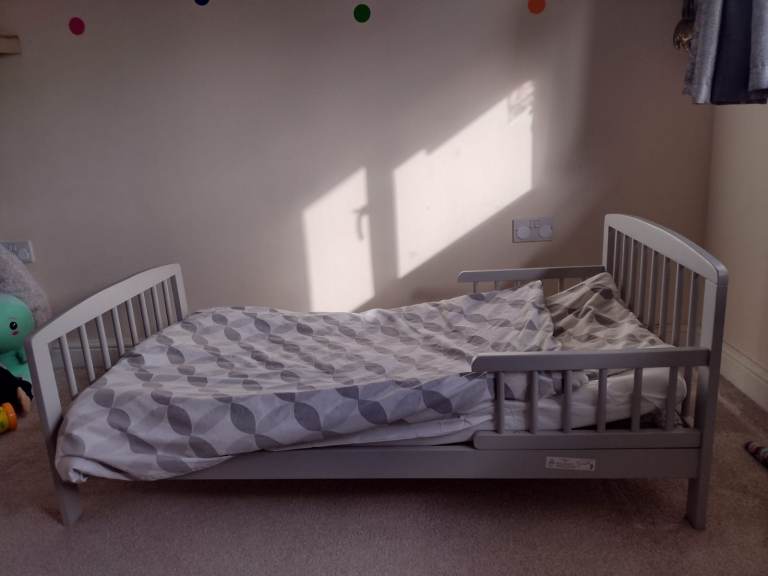 Toddler bed for sale