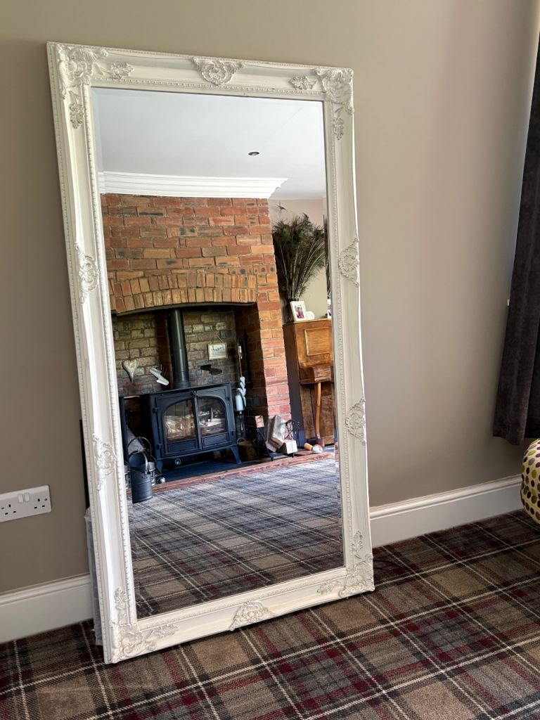 Large mirror 