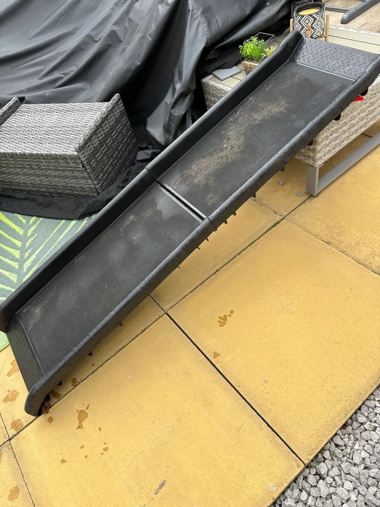 Folding pet ramp £10