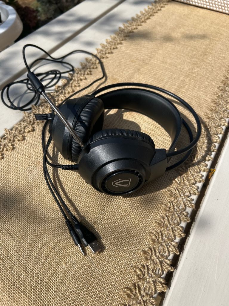 Black Wired Gaming Headset with Microphone – Good Condition