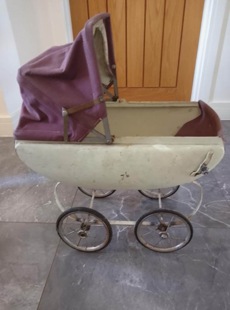 Free: Vintage Tri-ang Doll's Pram – Poor Condition, Collectible needs restoration - Collection only